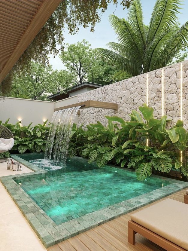 Construcción de pileta de material con cascada