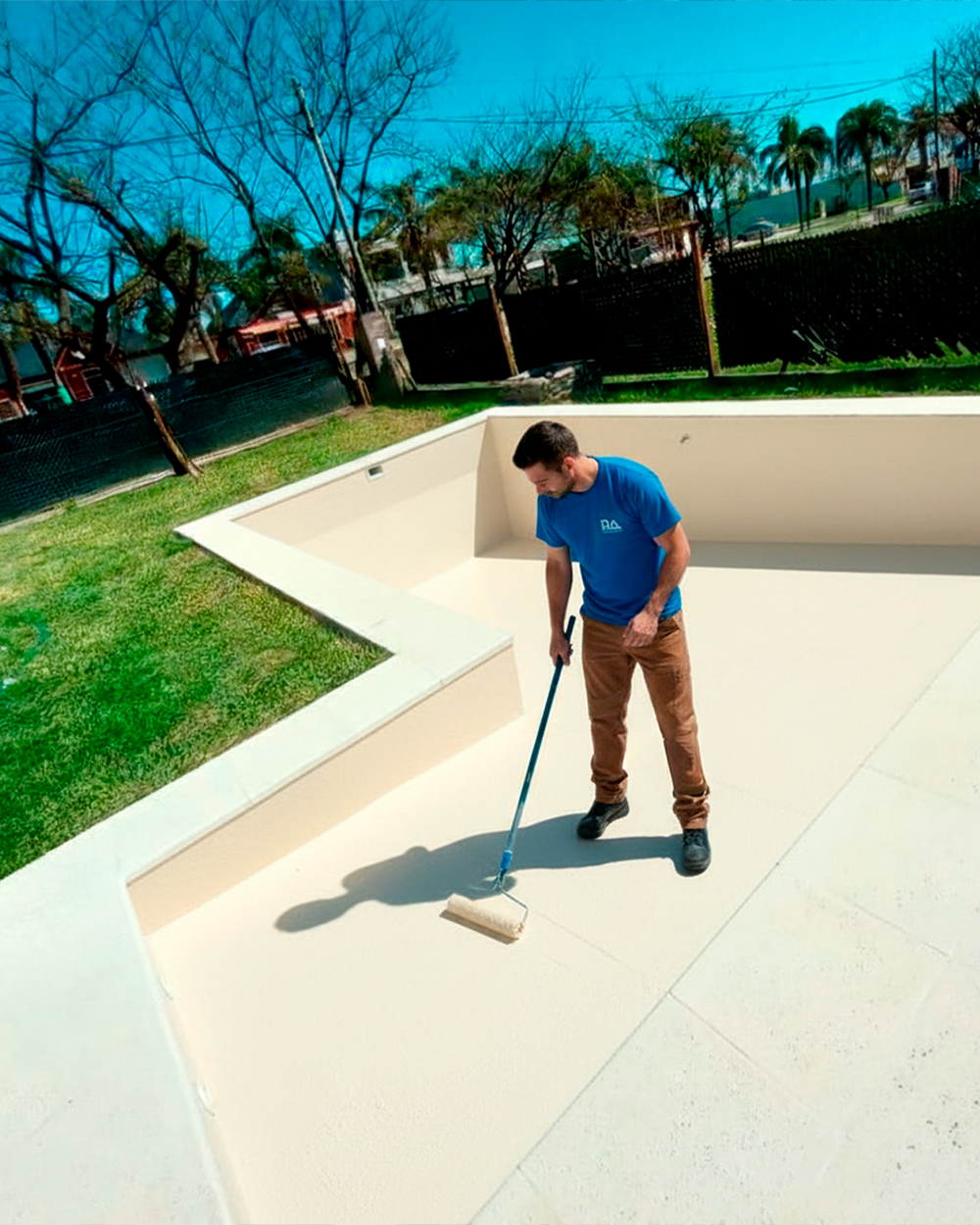 Servicio de pintura y mantenimiento de superficies exteriores e interiores con terminaciones profesionales