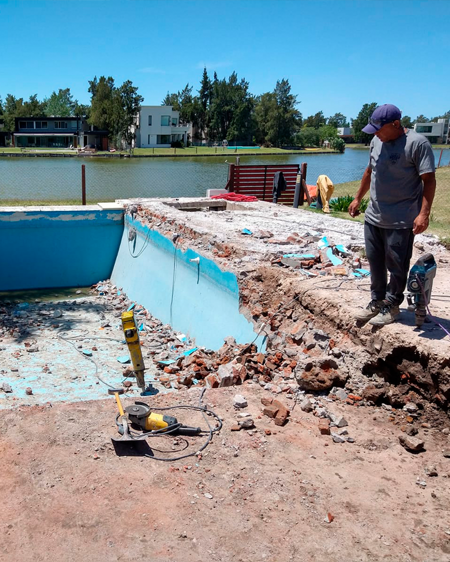 Remodelación y refacción de piscina de material con mejoras en revestimientos y estructura